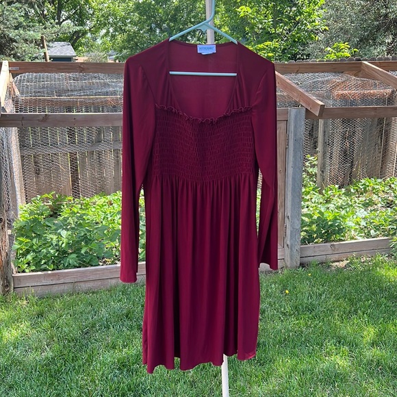 Motherhood Dresses & Skirts - EUC Motherhood Maternity Red Dress • Medium